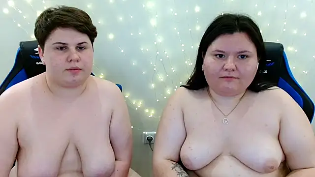 BeckyAndHellen webcam