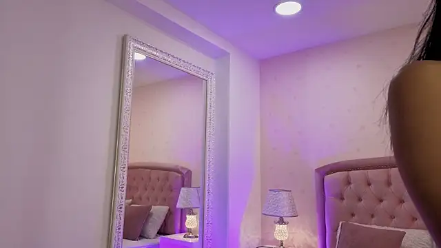 ChloeMoon9 webcam