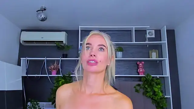 SabrinaSharm webcam