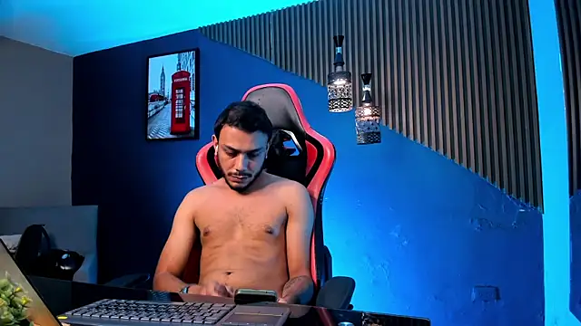 Boss_Domiinator webcam