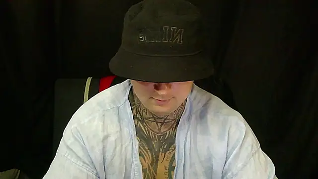devilWithTats webcam
