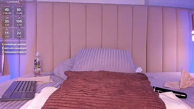 xolara_monroe webcam