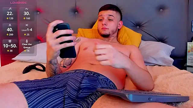 Boy_Mathew webcam