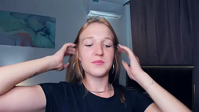 TanikaToman webcam