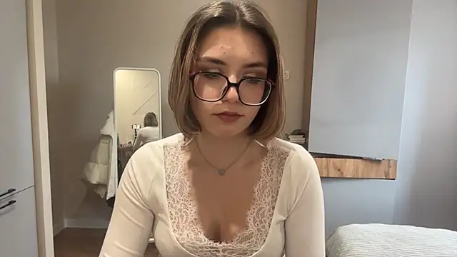 AnnaVelvetFire live cam on StripChat