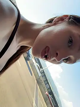 -missbehaving-'s live cam