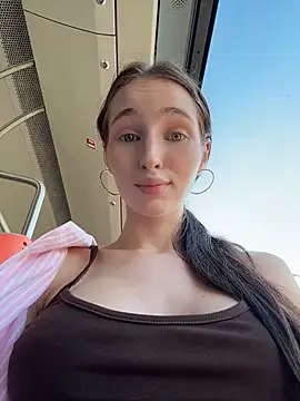-missbehaving- live sex cam