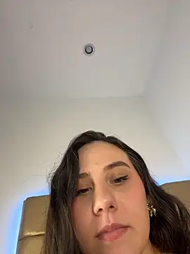 _ISABELLA_HOT_