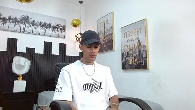 Duncan_brown live cam on StripChat
