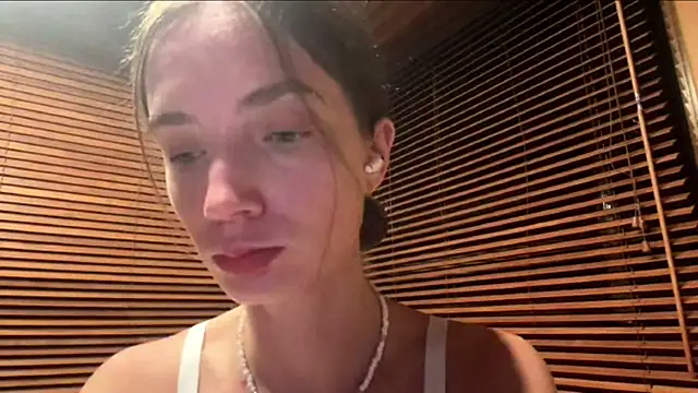 EllaLean live cam on StripChat