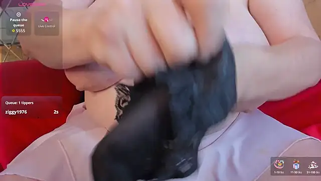 KellyPerfection webcam