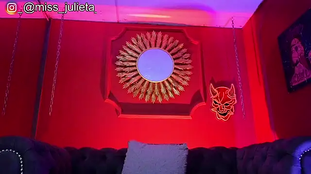 Julieta_Russell webcam
