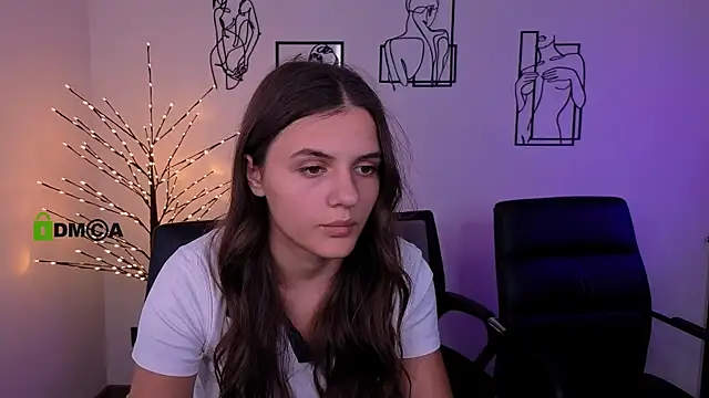 lisa_dark_ webcam