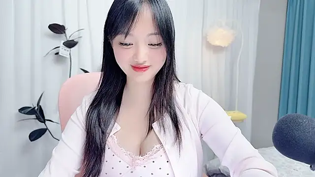 Winnie666999 live sex cam