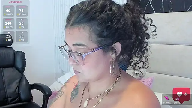reginavegaa - Reginavegaa's free webcam - UK Sex Cams