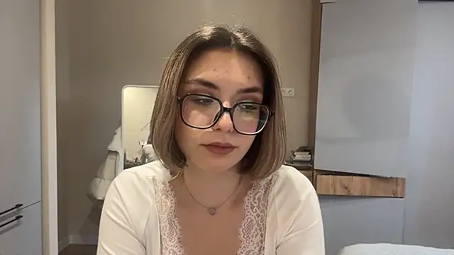 AnnaVelvetFire live cam on StripChat
