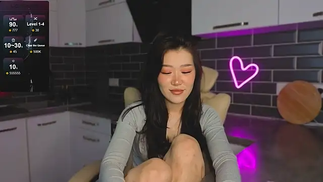 ShaiyaMinn3 live cam on StripChat