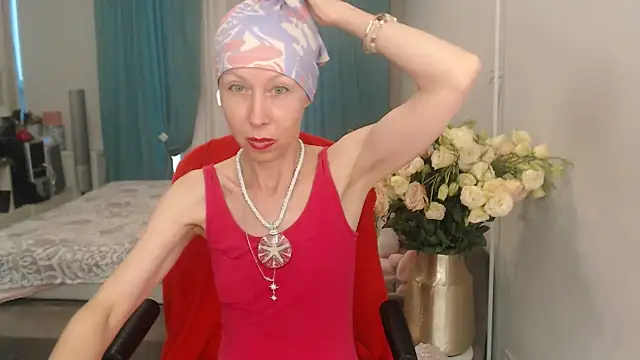 LuxuryNika live cam on StripChat