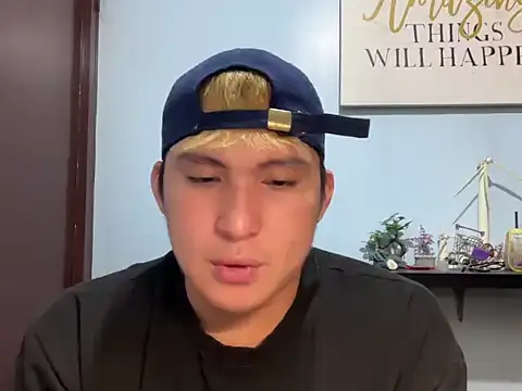 Kingdirtyfog live cam on StripChat