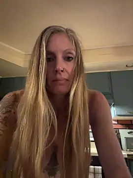 ItsDanniG webcam