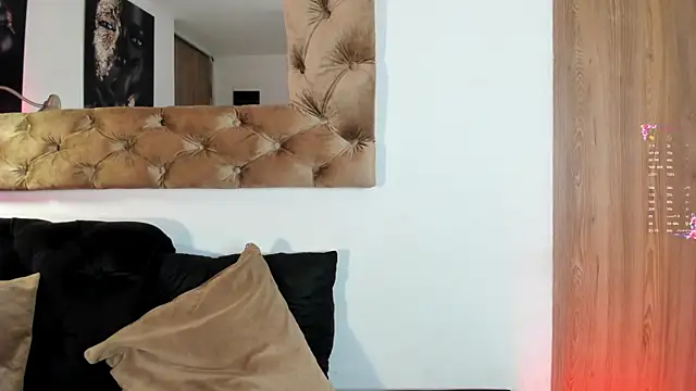AmelyaMann webcam