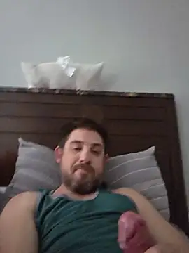 caliguy37 live cam on StripChat