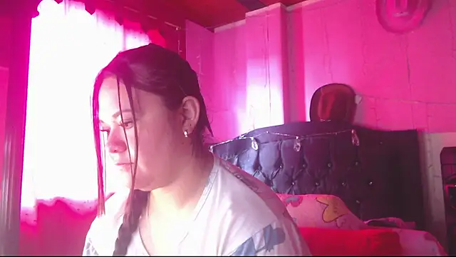 NikkiRous_ webcam