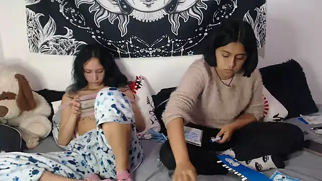 abby_n_emily webcam