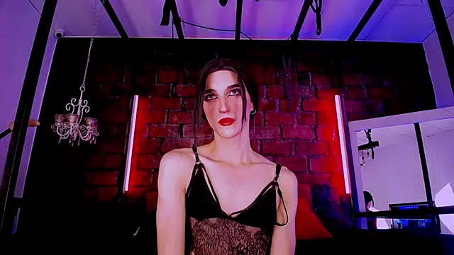 MoiraHoland live cam on StripChat
