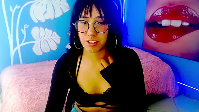 eli_doll webcam