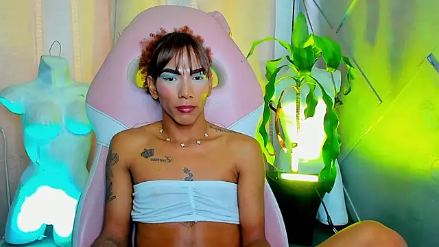 katiee11 live cam on StripChat