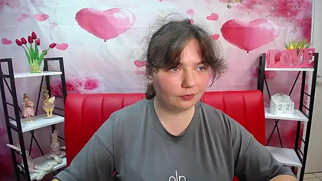 NeonilaLisova webcam