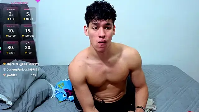 Luke_Muscle webcam