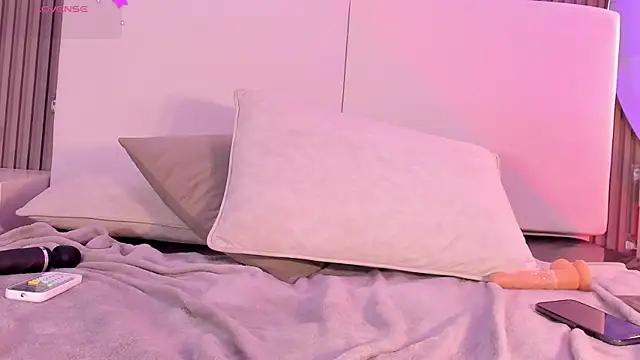Lia-Morales webcam