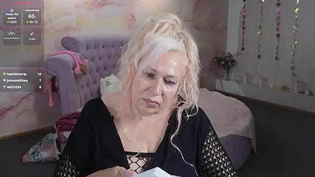 Penelope_Pinky webcam