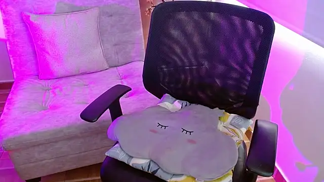milfrousse webcam