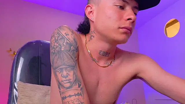 Nascary_Fox webcam