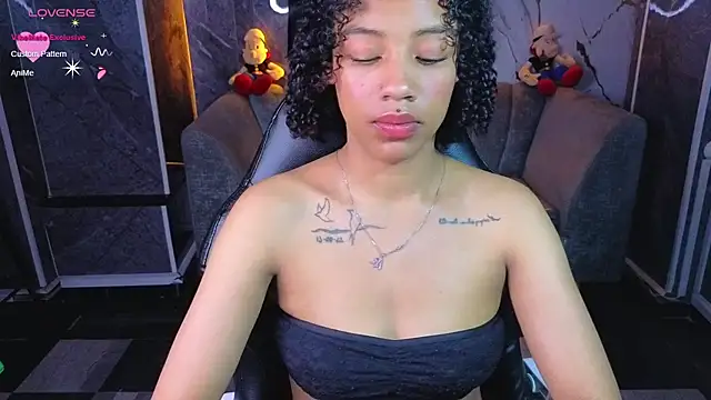 Violeth_b live cam on StripChat