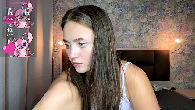 LoraDavi live cam on StripChat