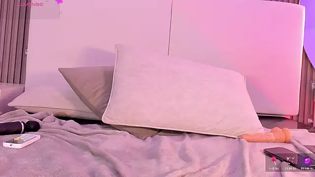 Lia-Morales webcam