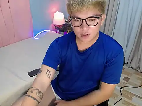Fuckboii_intown webcam