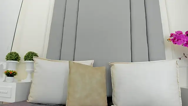 CannelaSmith live cam on StripChat