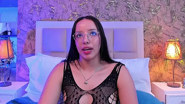 ValkyriaSteel live cam on StripChat