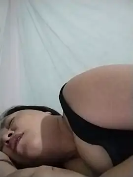 Naaya8109 live cam on StripChat