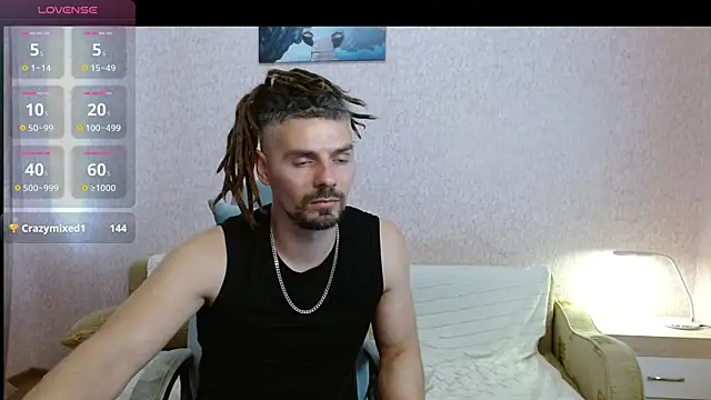 Aestheticguy101 live cam on StripChat
