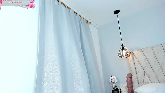 celeste_diamondd webcam
