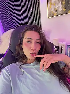 Bonnie_Rider live cam on StripChat