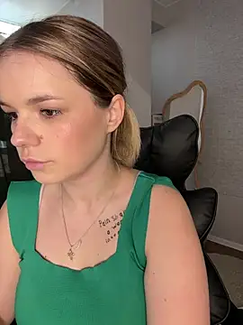 KimEvanss webcam
