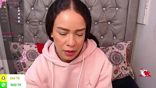 LAILAGUMMY webcam