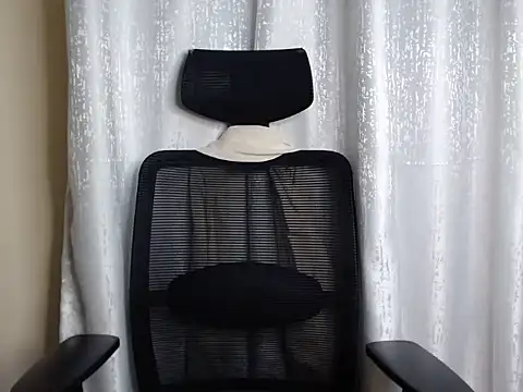 pureelegance_petite live cam on StripChat